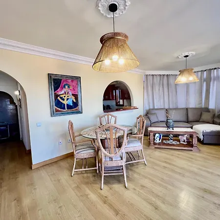 Dana Вилла Адехе